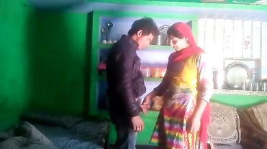 Pahadi village ki Bhoomi bhabhi ki kitchen me devar se chudi