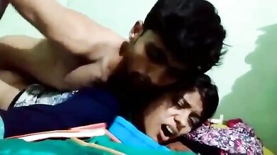 Makan malik ki cute beti desi sex video with Hindi audio