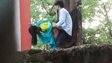 Village lovers ki outdoor me chudai karte XXX footage